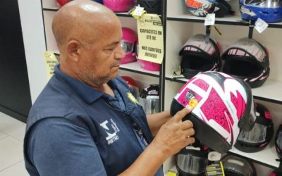 Maio Amarelo e segurança no trânsito: Agência de Metrologia fiscaliza comércio e reforça que o capacete tem que ter o Selo Inmetro