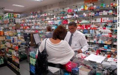 Farmácias não podem exigir CPF para liberar descontos; saiba o que fazer
