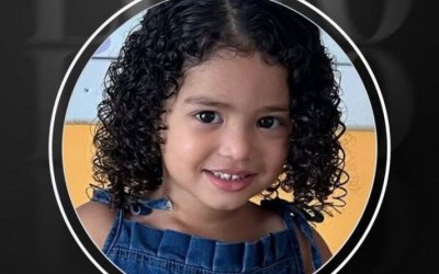 Criança de 3 anos morre ao se afogar em piscina de clube