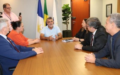 Amélio Cayres recebe presidente do TJ-TO e destaca relação institucional entre os Poderes