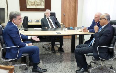 Magistrados do TRE-TO discutem com advogado da Meta combate à desinformação nas eleições de outubro