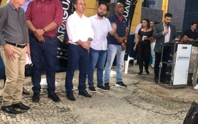 Em meio a protestos de professores e uma praça das Bandeiras abandonada, Wagner repete Dimas e reabre restaurante popular em ano de eleição