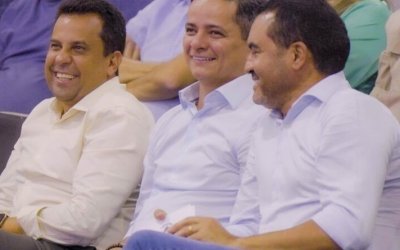 Ao lado de Wanderlei Barbosa, Jorge Frederico entrega 1000 notebooks para professores e participa da solenidade de autorização para construção do novo CAIC em Araguaína; obra orçada em R$ 17 milhões é resultado de solicitação do deputado