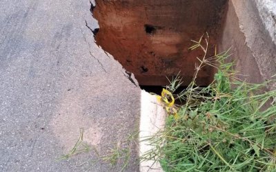 Rodovia TO ? 455 entre Lajedo e Miracema tem trecho bloqueado após surgimento de cratera