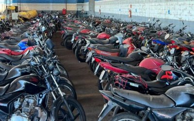 PRF do Tocantins leiloa quase 400 veículos apreendidos