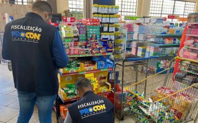 Fiscais do Procon Tocantins apreendem mais de 3.300 produtos vencidos em nove cidades