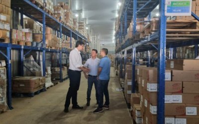 Secretário de Saúde vistoria Estoque Regulador Estadual