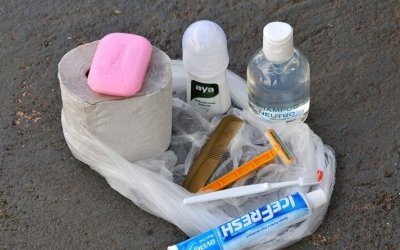 Justiça bloqueia mais de R$ 100 mil do estado e obriga governo a comprar kits higiênicos para presidiários