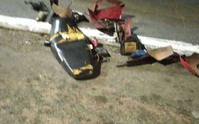 Câmera de segurança flagra grave acidente entre caminhonete e moto em cruzamento de Araguaína