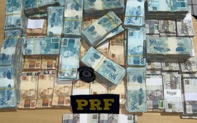 PRF apreende quase R$ 1 milhão em dinheiro vivo durante abordagem na BR-153 em Araguaína