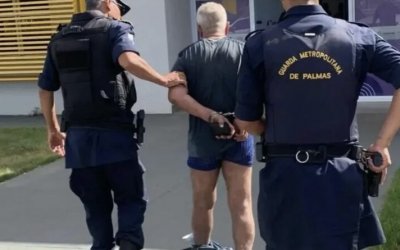 Homem é preso com o pênis pra fora ao lado de criança nua em Palmas