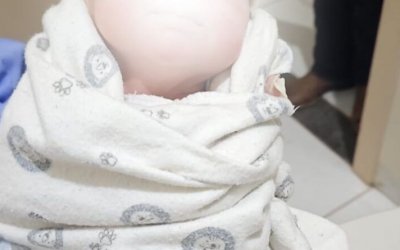 Vídeo mostra momento em que bebê de 07 dias é abandonado em Filadélfia