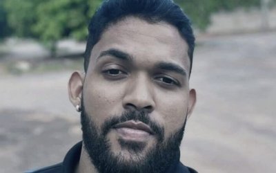 Barbeiro que sofreu acidente de carro com amigos morre no hospital após 10 dias internado