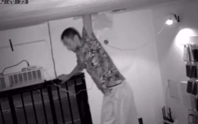 Câmeras flagram ladrão invadindo loja pelo forro em Araguaína