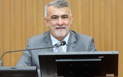 Amélio Cayres participa de reunião com parlamentares brasileiros em Goiânia