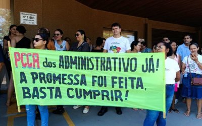 Após cinco dias de greve, professores de Araguaína encerram paralisação com promessa de valorização e PCCR do administrativo