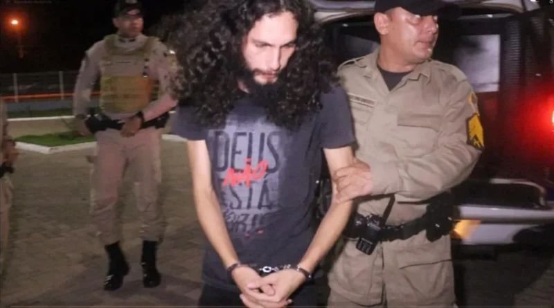 Professor suspeito de adulterar bebida de alunas com sêmen tem prisão convertida para preventiva