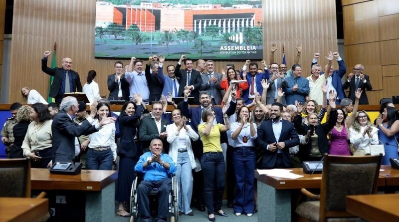 Assembleia aprova PEC que cria teto único para salários do funcionalismo no Tocantins
