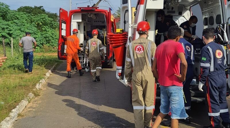 Motociclista fica gravemente ferido após bater em poste em Araguaína