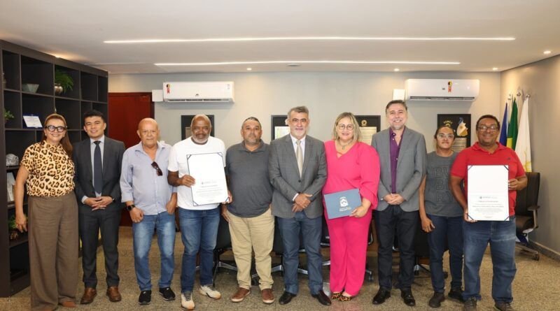 Amélio Cayres homenageia comunicadores do Bico do Papagaio