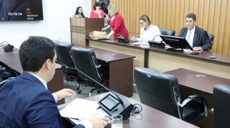 Deputados aprovam reajuste de indenizações da Polícia Civil na CCJ