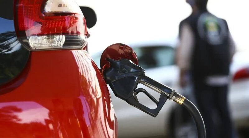 Petrobras anuncia redução de R$ 0,17 no litro do diesel nas distribuidoras