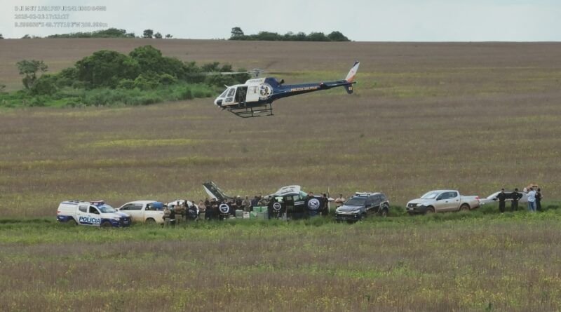 Avião com 450 kg de cocaÃna é interceptado em pista clandestina no TO; cinco são presos
