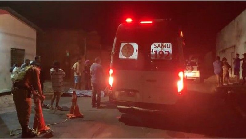 HomicÃdio, acidente com feridos e recuperação de veÃculo mobilizam PM em AraguaÃna