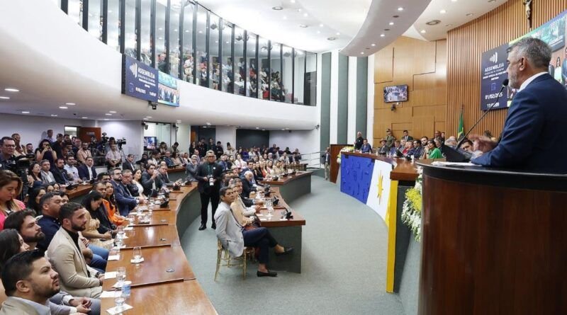 Reeleição de Amélio Cayres reforça parceria com munícipios e Estado