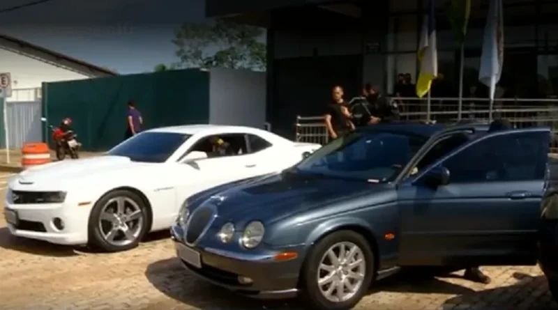 Carros de luxo de Mauro Carlesse, apreendidos pela PF, vão a leilão em fevereiro