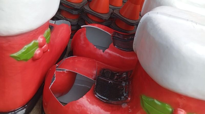 Decoração de Natal do Parque Cimba sofre vandalismo em Araguaína