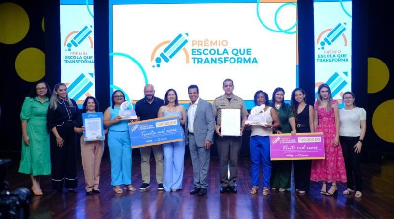 Governo do Tocantins premia projetos inovadores e avanços nos índices educacionais com os prêmios Escola que Transforma e Ideb Mais Tocantins