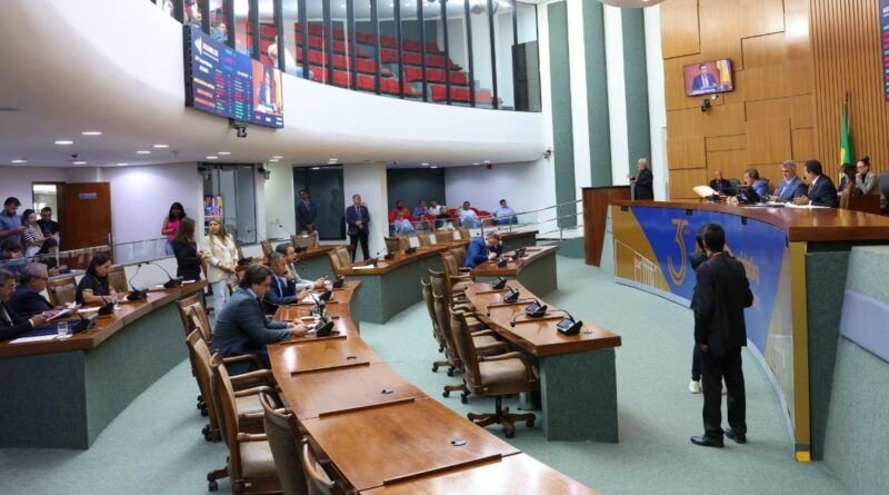 Parlamentares aprovam dezenas de PLs em trâmite na Aleto