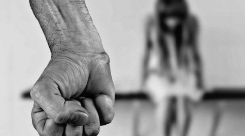 Acusado de estuprar a filha adolescente é condenado a 48 anos de prisão