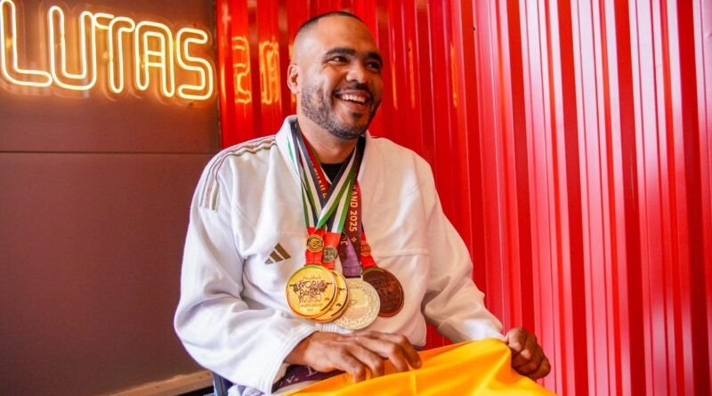 Paratleta de Araguaína conquista título mundial de jiu-jitsu e leva o nome da cidade ao topo do esporte internacional