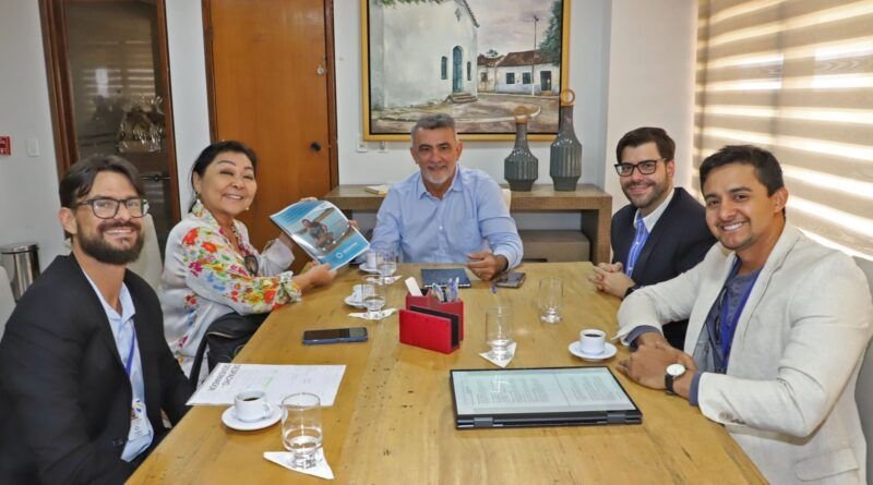 Governador em exercício, Amélio Cayres, recebe visitas institucionais para aprovação de lei para piscicultura e encaminhamento de projetos
