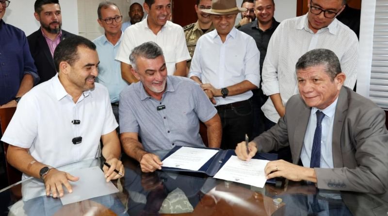 Ivory de Lira assume a Presidência da Assembleia a partir desta terça, 25