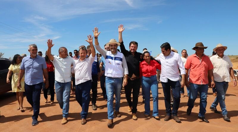 Em Campos Lindos, governador Wanderlei Barbosa inaugura 33 km de pavimentação na TO-020 que impulsionará o agronegócio da região