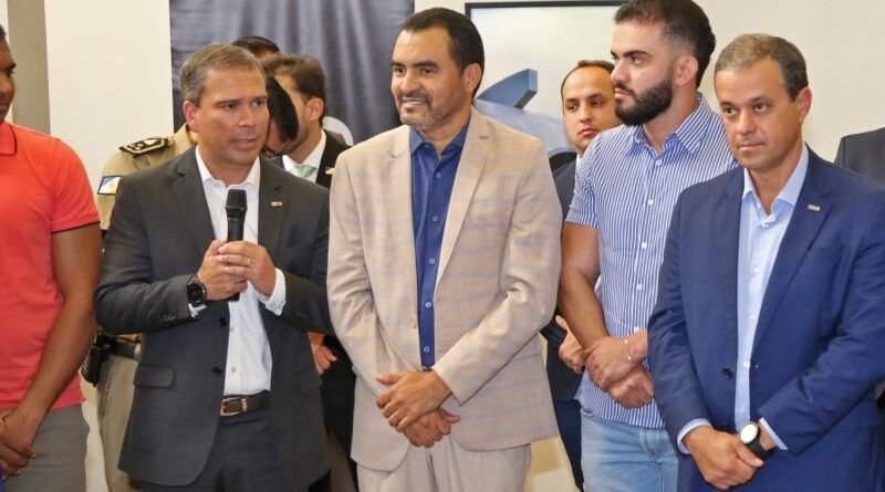 Governador Wanderlei Barbosa quer parceria com BRB para duplicar ponte entre Palmas e Luzimangues