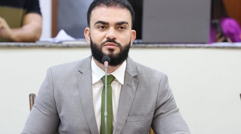 Sancionada lei de Léo Barbosa que proÃbe a suspensão ou cancelamento de planos de saúde de consumidores autistas