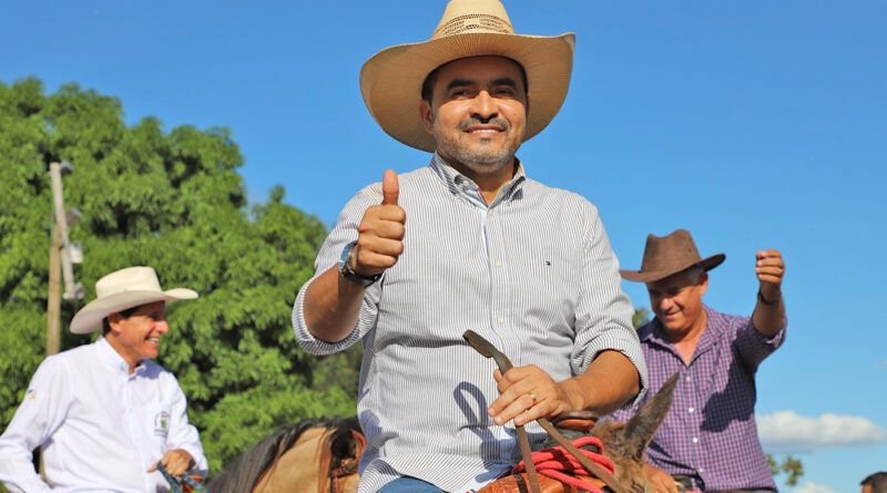 Em Paraíso do Tocantins, governador Wanderlei Barbosa participa da cavalgada da 27ª Edição da ExpoBrasil