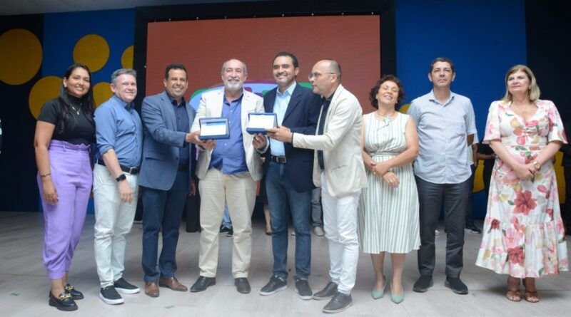 Governo do Tocantins premia municípios com melhores índices de alfabetização com Selo PROFE de Gestão em Educação