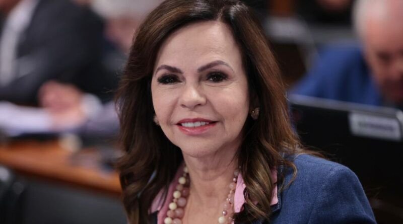Professora Dorinha foi a única senadora do Tocantins que votou a favor da volta do DPVAT