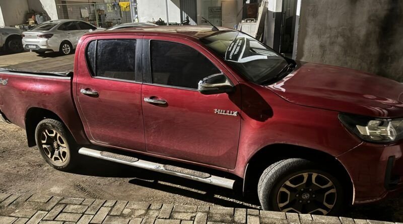 PRF e Polícia Civil prendem quadrilha especializada no roubo de camionetes e veículos de luxo