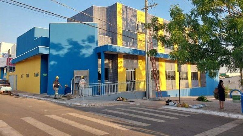 Wagner repete manobra de Dimas e reabre restaurante popular em ano de eleição