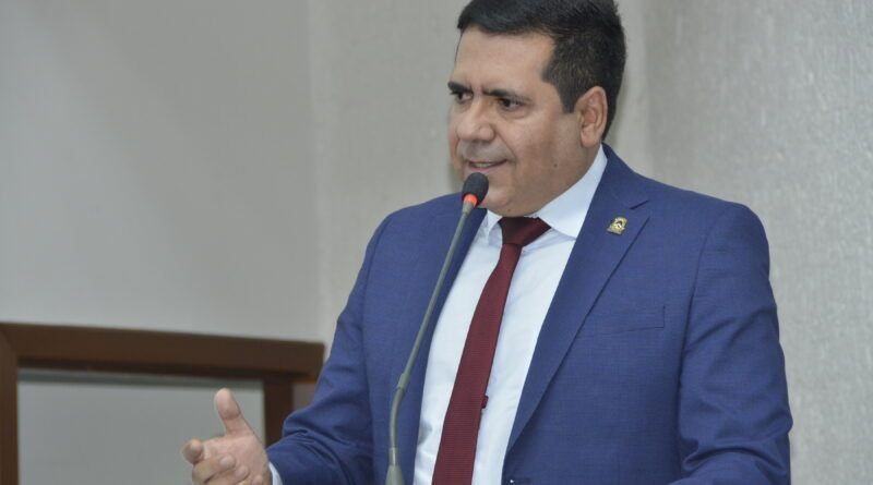 Marcus Marcelo quer convênio entre Governo do Estado e Clínica Escola Mundo Autista em Araguaína