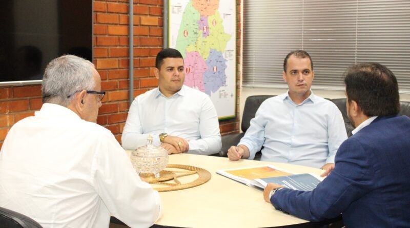 Sics e ATR discutem projeto de implantação de centros de comercialização do Produtos da Terra interligados a terminais rodoviários