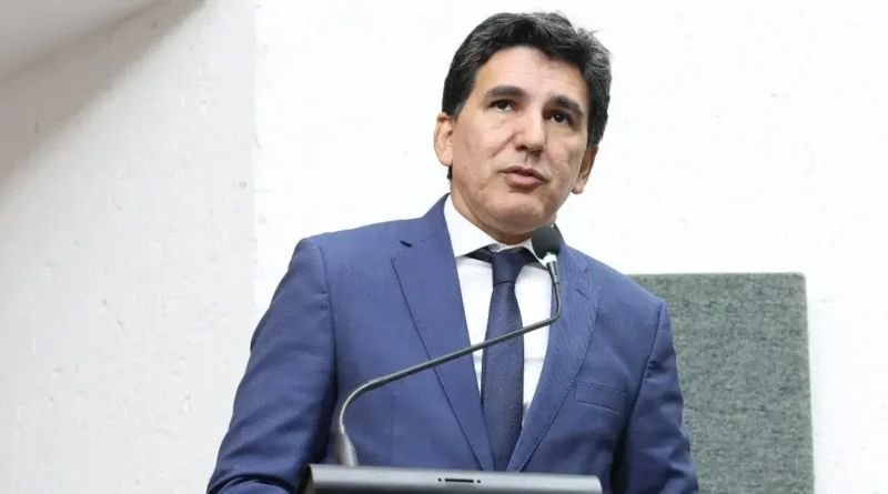 Deputado Júnior Geo anuncia novo pedido de impeachment contra o governador afastado Wanderlei Barbosa