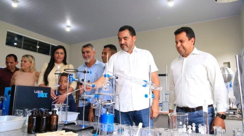 ?O futuro do nosso Estado está aqui?, diz Amélio durante inauguração de colégio em Itaguatins