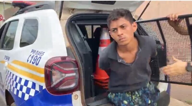 Motociclista é preso com drogas após tentar fugir da PM em AraguaÃna